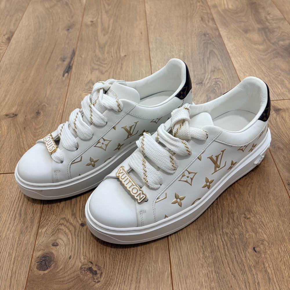 LOUIS VUITTON Time Out Sneakers 'White with Gold Monogram' - Size 38 / US 7.5-8 - Picture 5 of 10